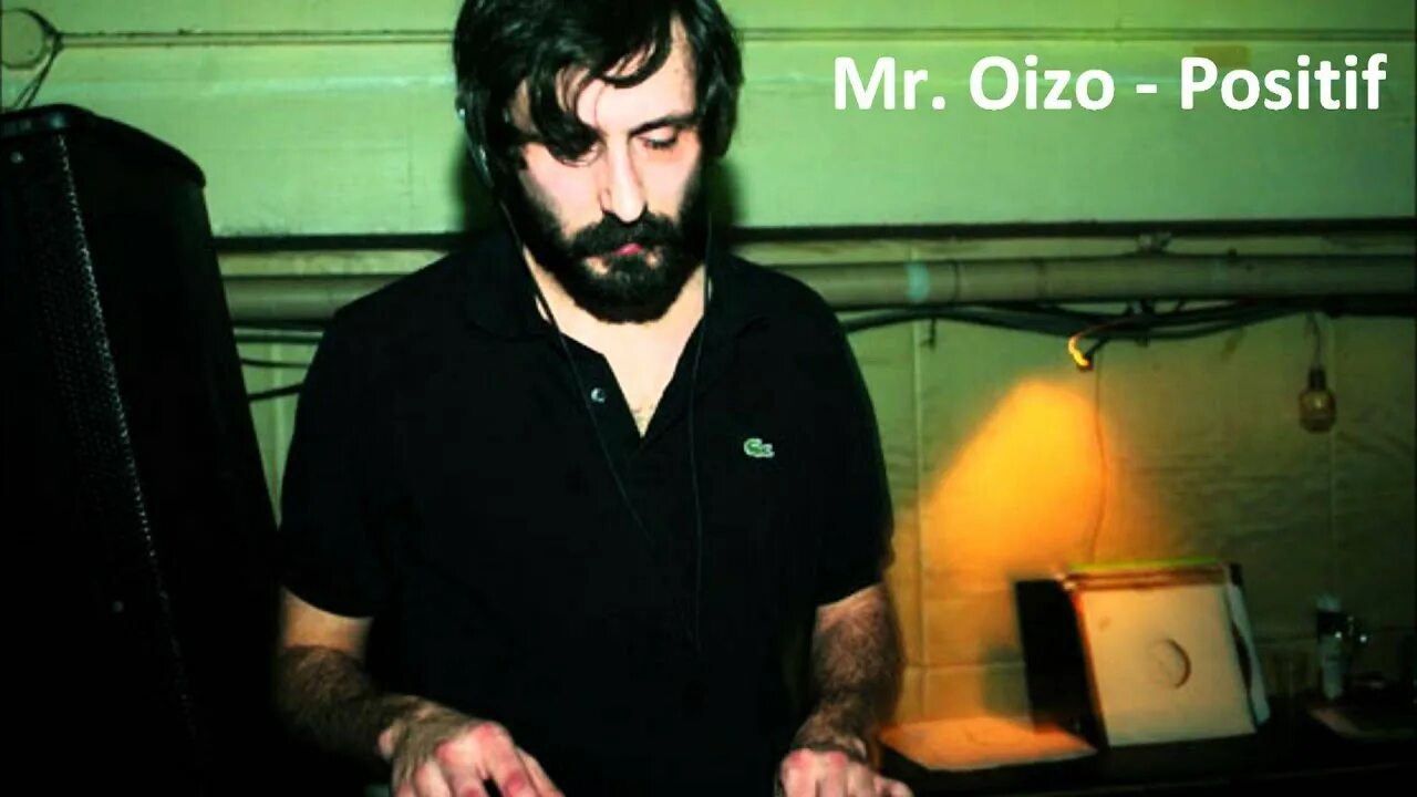 Песни positif mr oizo. Mr oizo. mr. oizo французский музыкант. stade 2 mr oizo. mr oizo flat beat костюм.