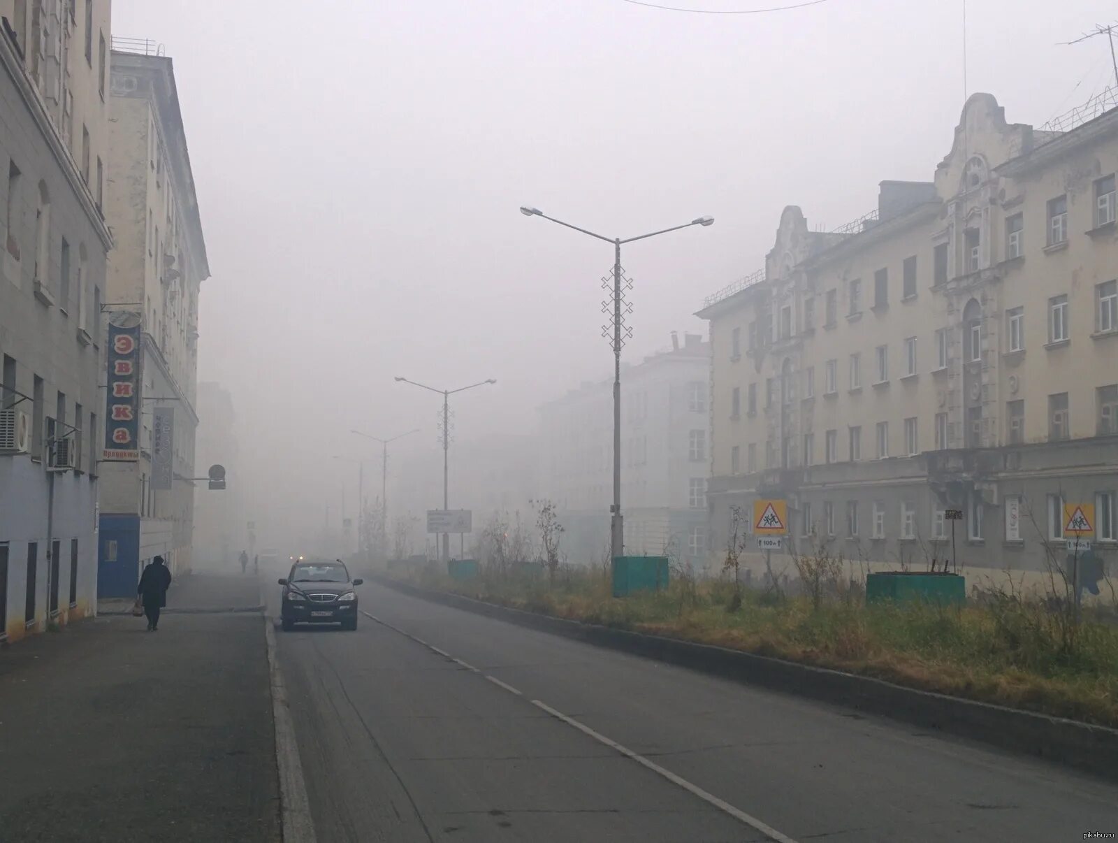 Like 28 Days Later': eerie pictures of deserted London as millions leave for Chr
