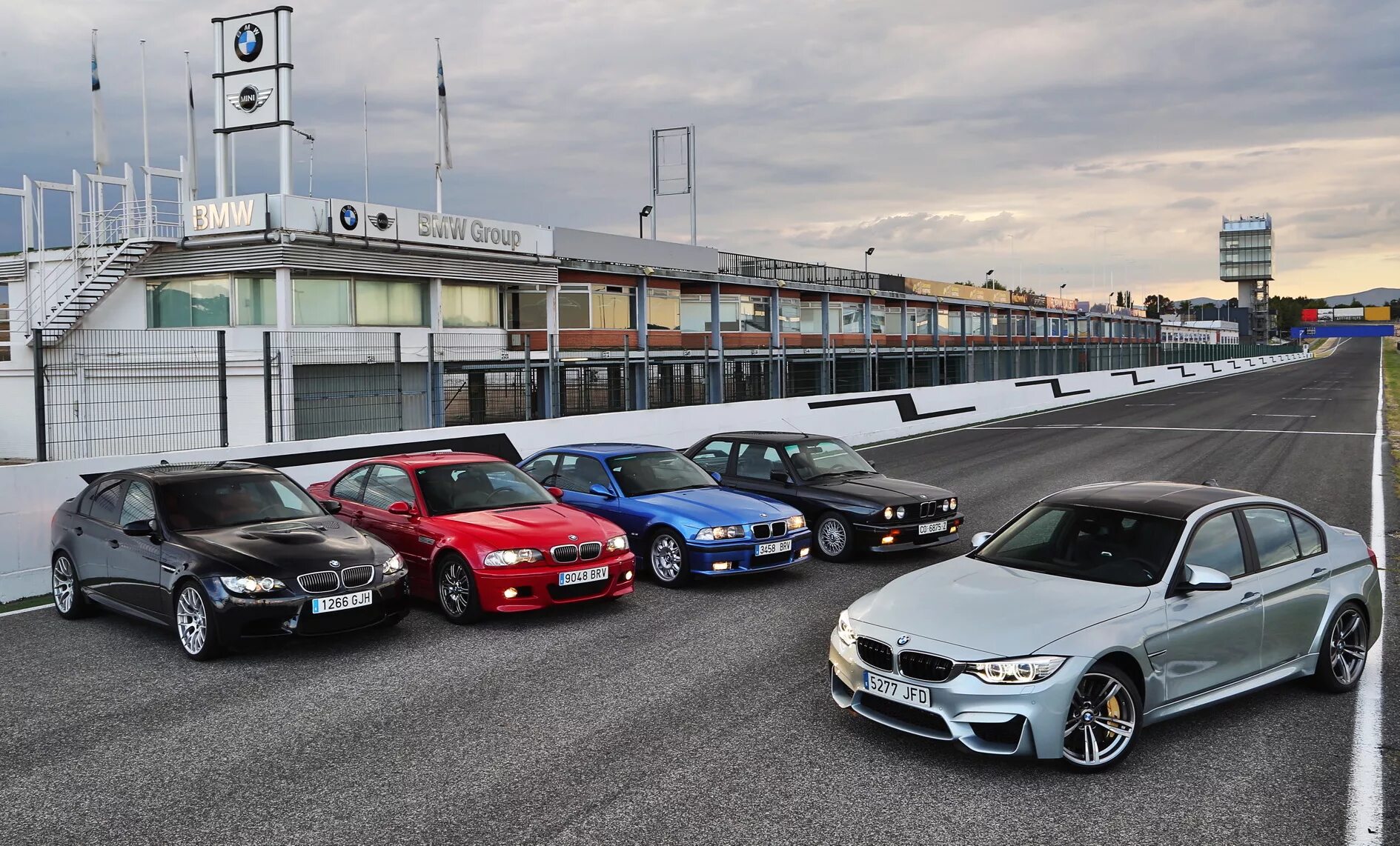 BMW m3 поколения. BMW 3 Generations. BMW m5 Evolution. BMW m3 Эволюция.