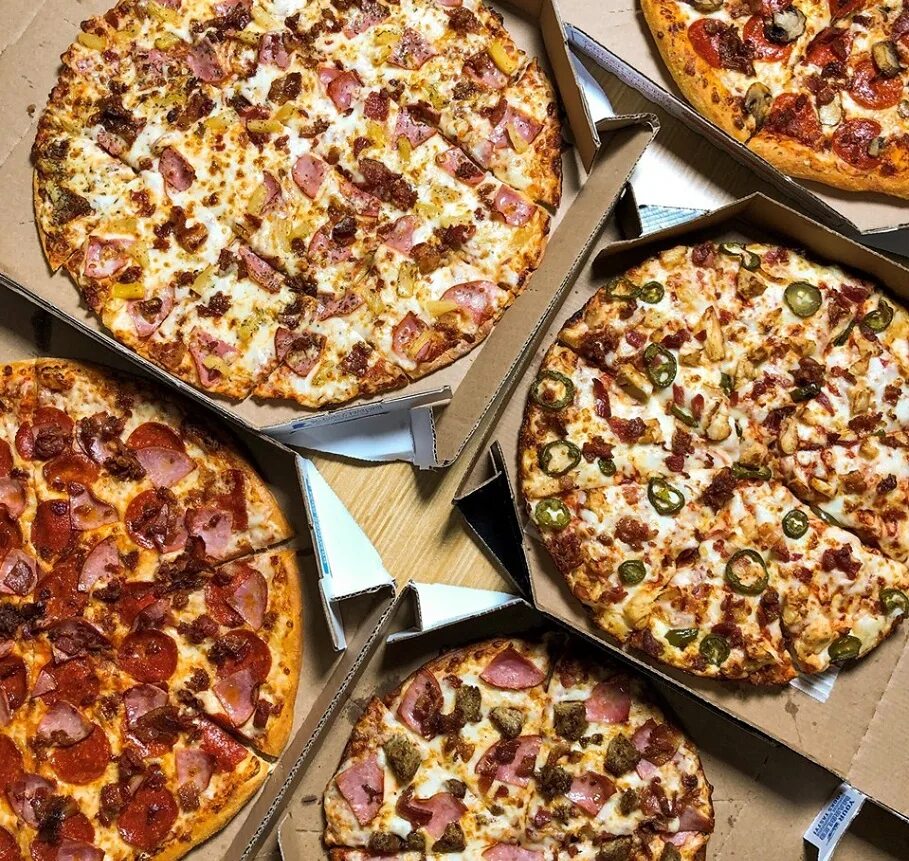 5 пицца отзывы. Пицца роллы Доминос. Доминос 2+1. 10 Пицц. Пицца роллы пепперони Доминос.