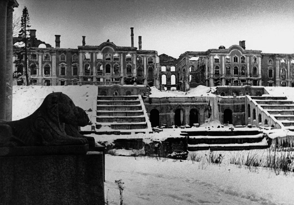 Как происходило восстановление разрушенного ленинграда