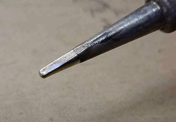 Не липнет олово к паяльнику. Паяльник прилипает к припою. Олово не прилипает к паяльнику. Не плавит олово паяльник. Припой не прилипает к паяльнику.