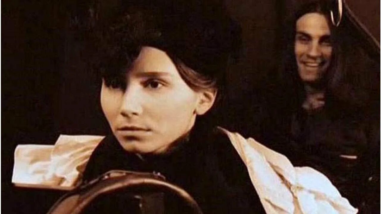 Жизнь уродов и людей. Неволина про уродов и людей (1998).