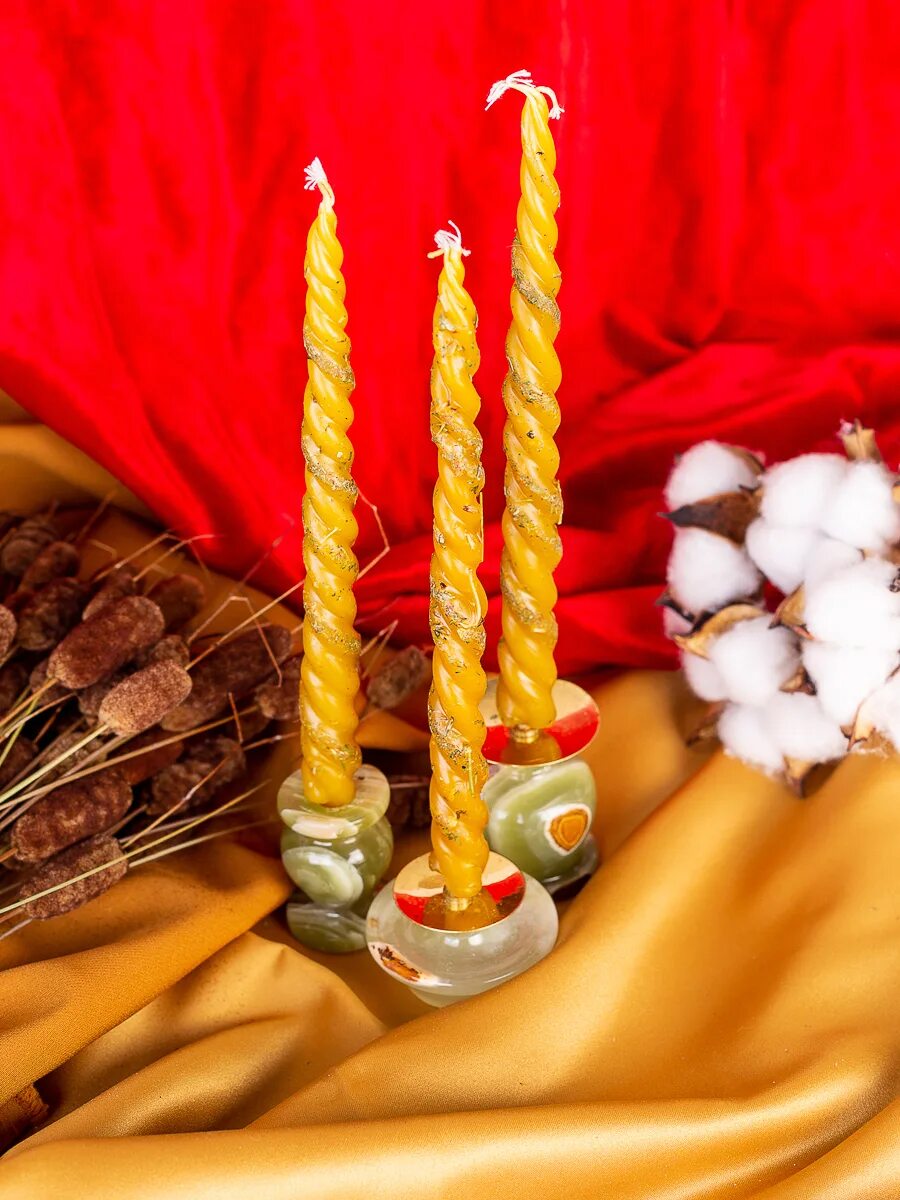 скрученные свечи. свеча от свечи. свитые свечи. скрученные свечи. свечи для приворота.
