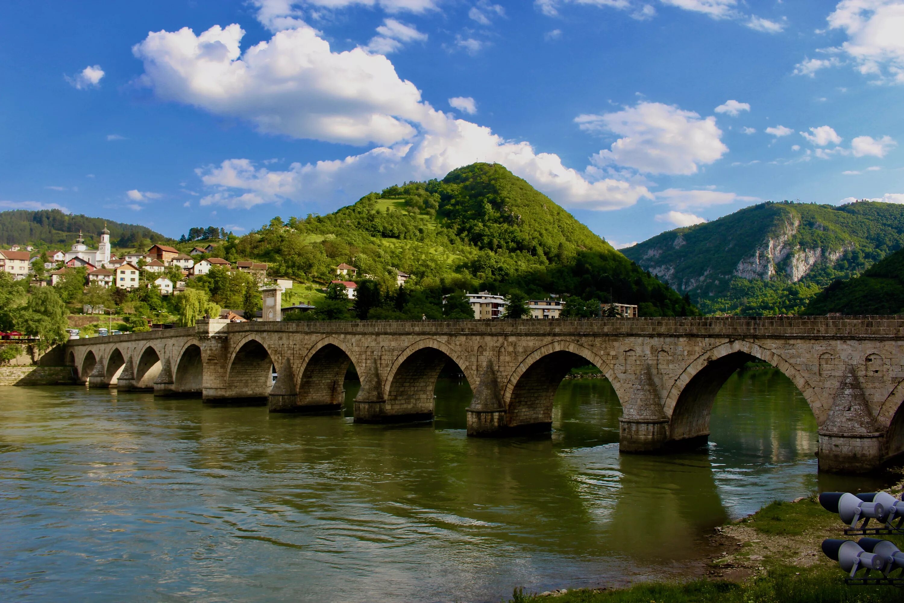 Дрина река (Drina Reka). Дрина река мост на Дрине. Босния и Герцеговина мост на Дрине. Вишеград Босния.