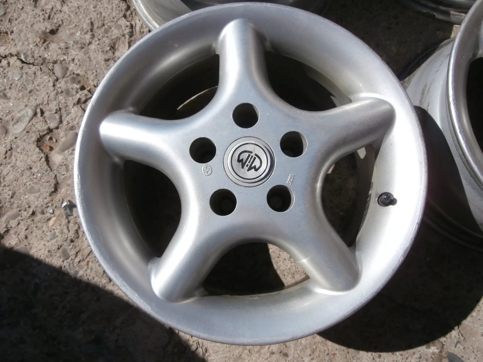 Диски r15 112. Диски r15 112. Диски ауди а4 1999 r16. Диски ауди r16 оригинал. Штатные литые диски ауди а6.