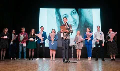 Во взрослую жизнь выпускник