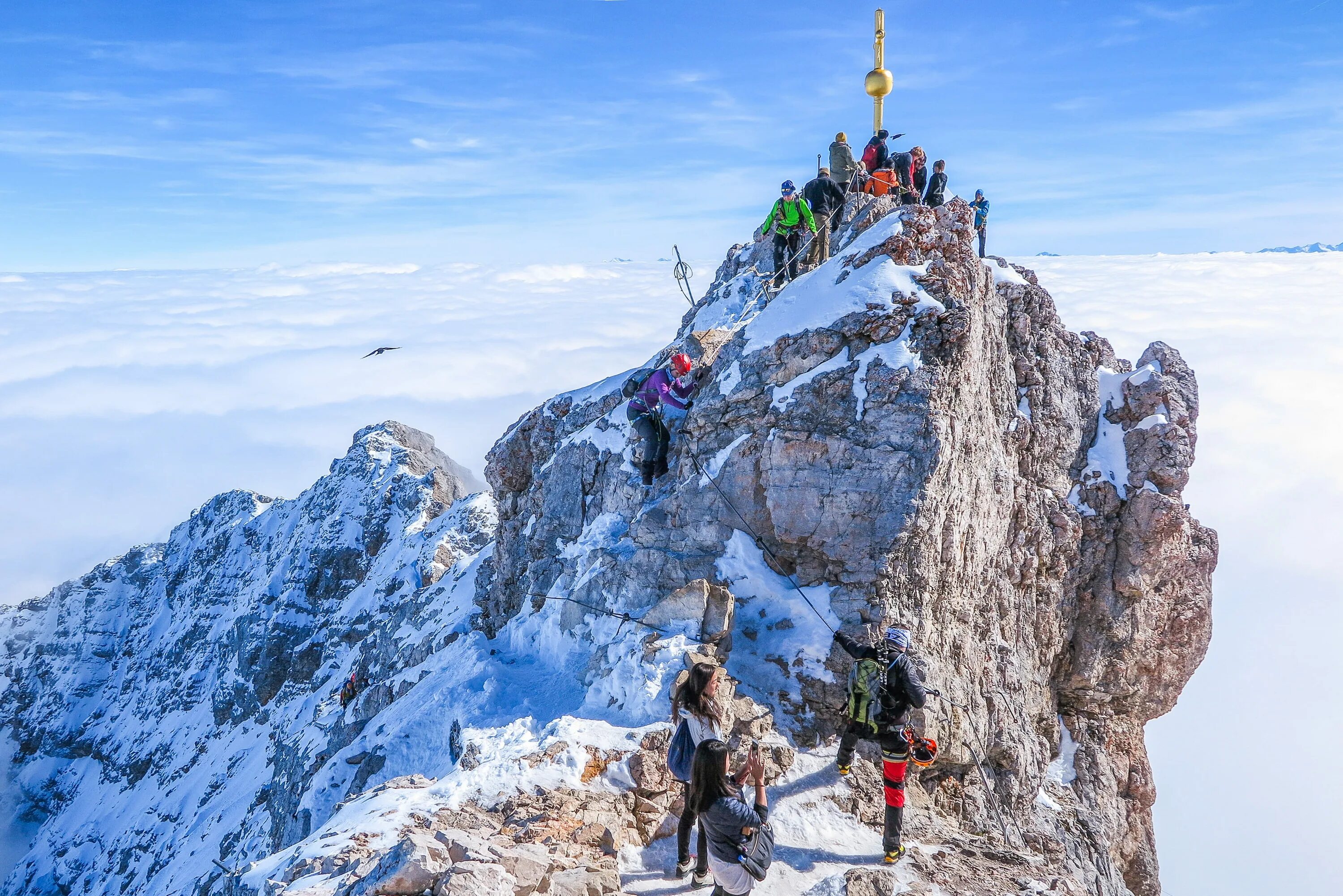 Mount shared. Гора Цугшпитце в Германии. Цугшпитце Бавария. Цугшпитце (Баварские Альпы). Самая высокая гора в Германии Цугшпитце.