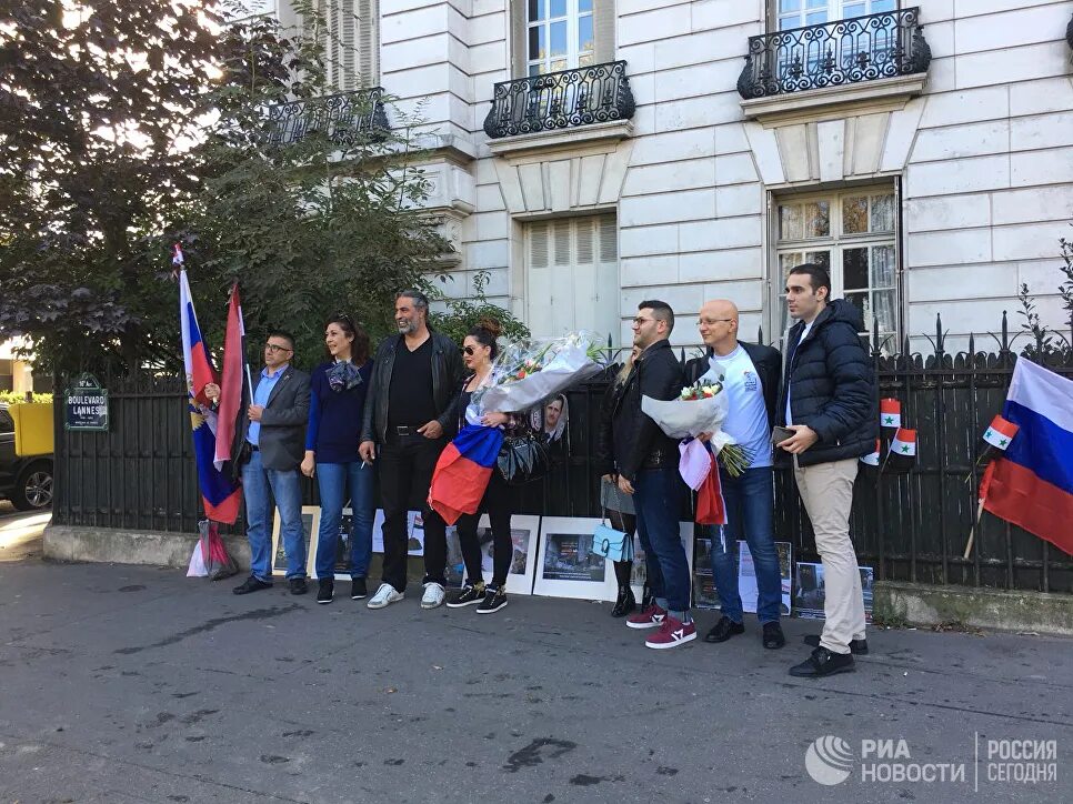 Посольство сирии в москве. Посольство России в Дамаске. Дамаск российское посольство. Посольство РФ В Сирии.