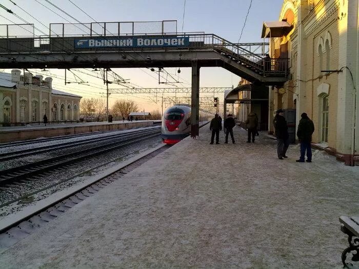 Остановки электрички волочек тверь. Расписание электричек окуловка бологое. Спирово железная дорога. Станция терелесовская. Электричка тверь бологое.