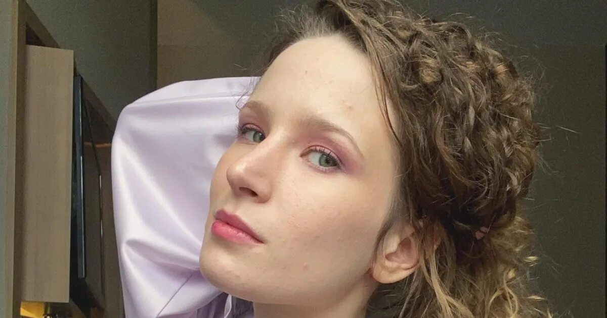 Монеточка америка. Монеточка фото 2022. Монеточка с флагом. Монеточка (елизавета гырдымов. Елизавета андреевна гырдымова.