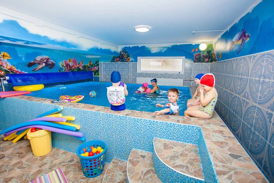 Детсад бассейн. Бассейн в доу. Украшение бассейна в детском саду. Детский бассейн в детском саду. Бассейн капитошка иркутск ново-ленино.