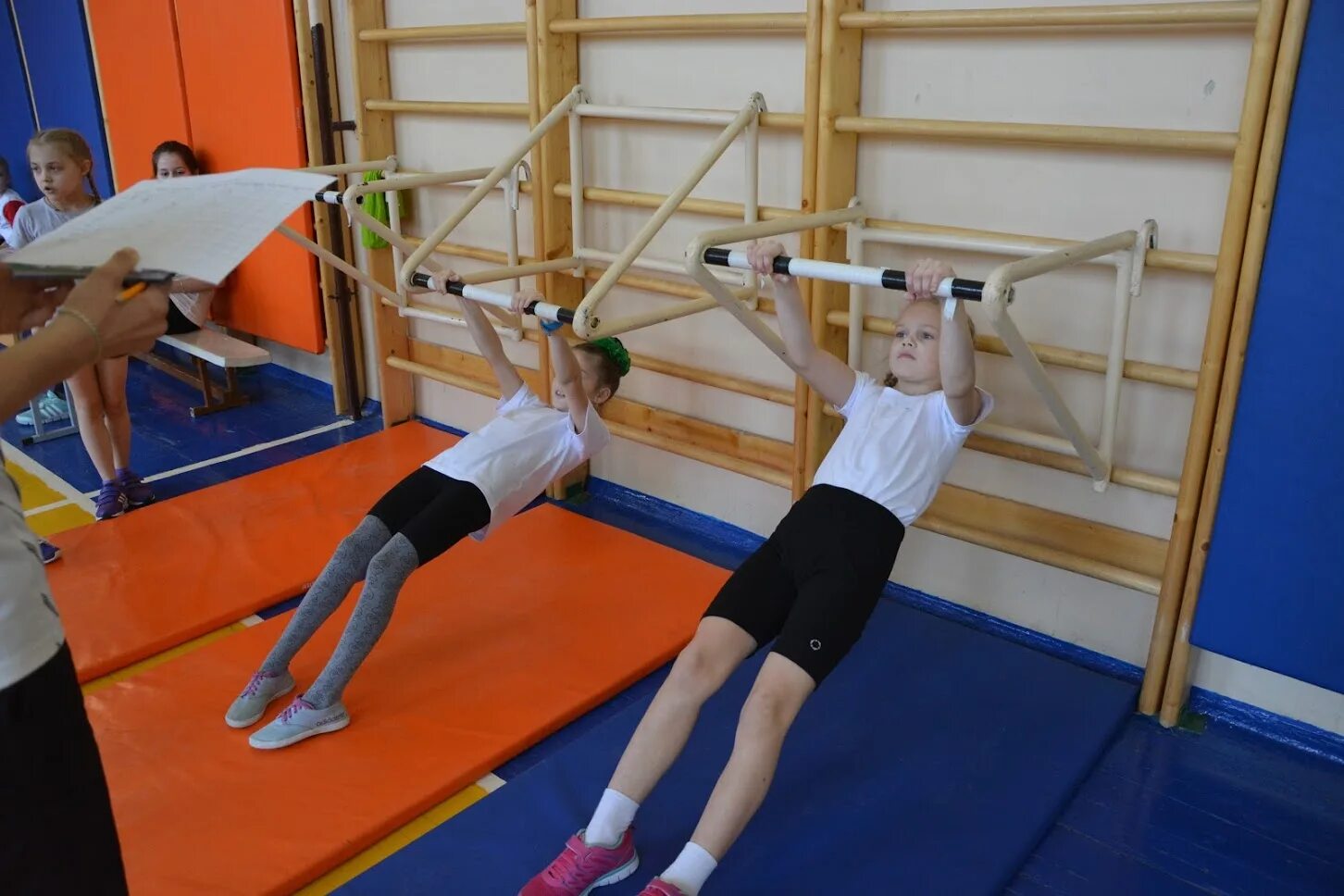 подтягивание из виса лежа. подтягивания для девочек.