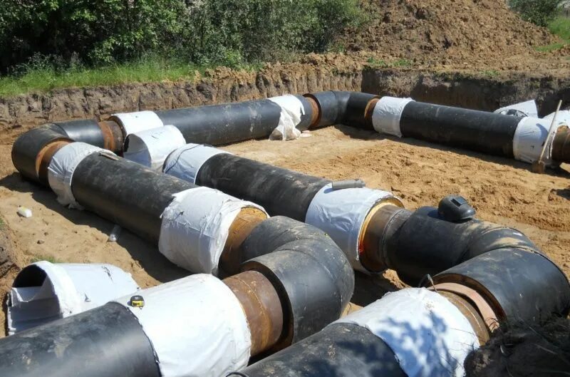 Труба теплосети в ппу изоляции. Труба ппу 100. Предизолированные трубы для тепловых сетей ппу. Теплотрасса трубы ппу. Труба 1200 теплотрасса.