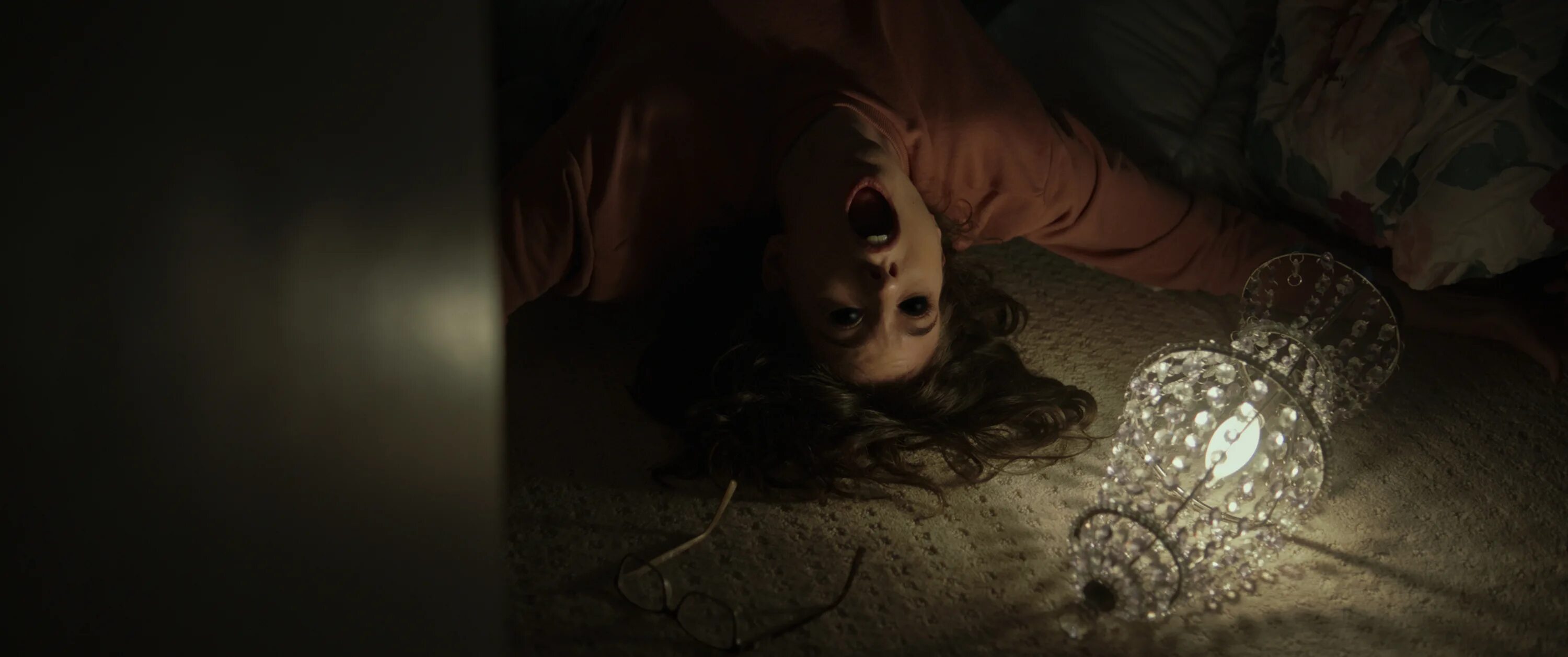 ужасы 2021 сша. «хребет дьявола» (гильермо дель торо, 2001). американские истории ужасов 1 сезон 2021. злое фильм 2021 джеймс ван. страшные истории для рассказа незнакомцам (2021).