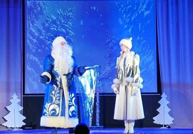 Дед Мороз спектакль. Пьеса дед Мороз. Волшебное зеркало Деда Мороза. Спектакль дед Мороз и космические пираты. Спектакль дед