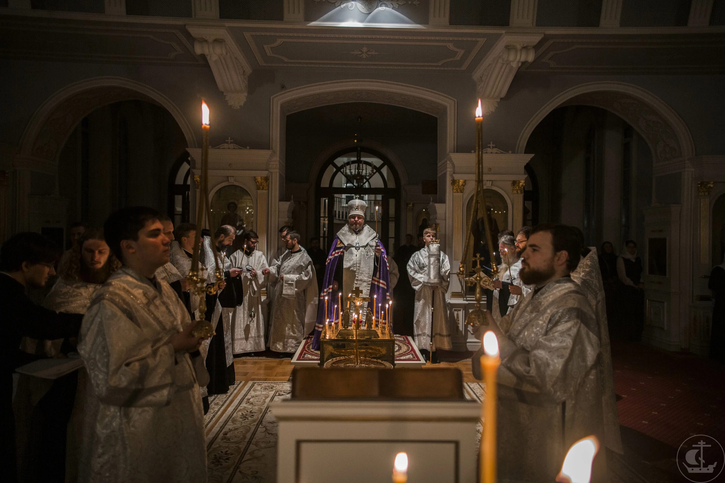 Служба в церкви в субботу. Служба в церкви в субботу. Великая панихида. Лазарева суббота литургия. Троицкая седмица картинки.