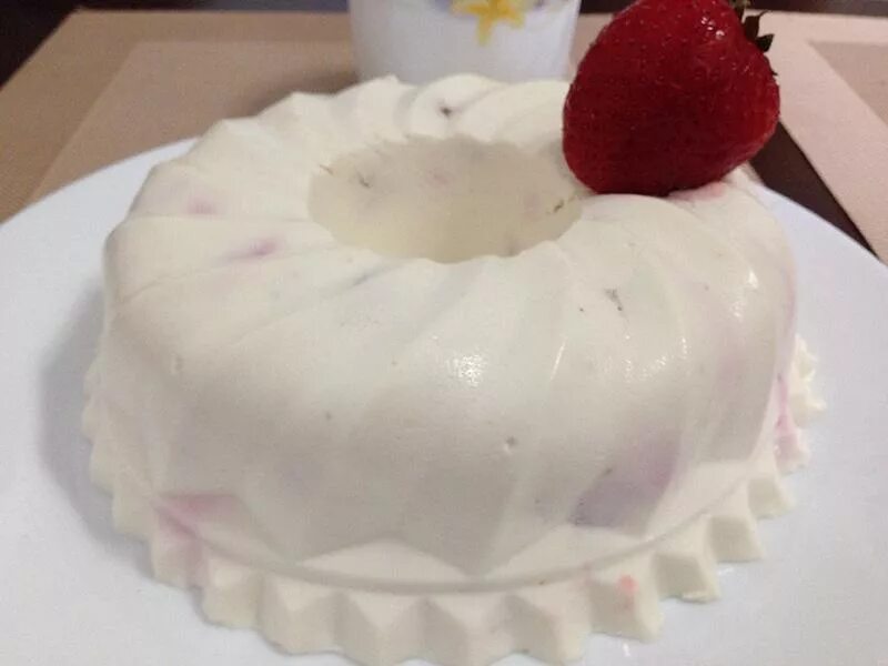 Бланманже — blanc-manger. Французский десерт бланманже. Французский десерт бланманже. Бланманже миндальное. Бламанже что это.