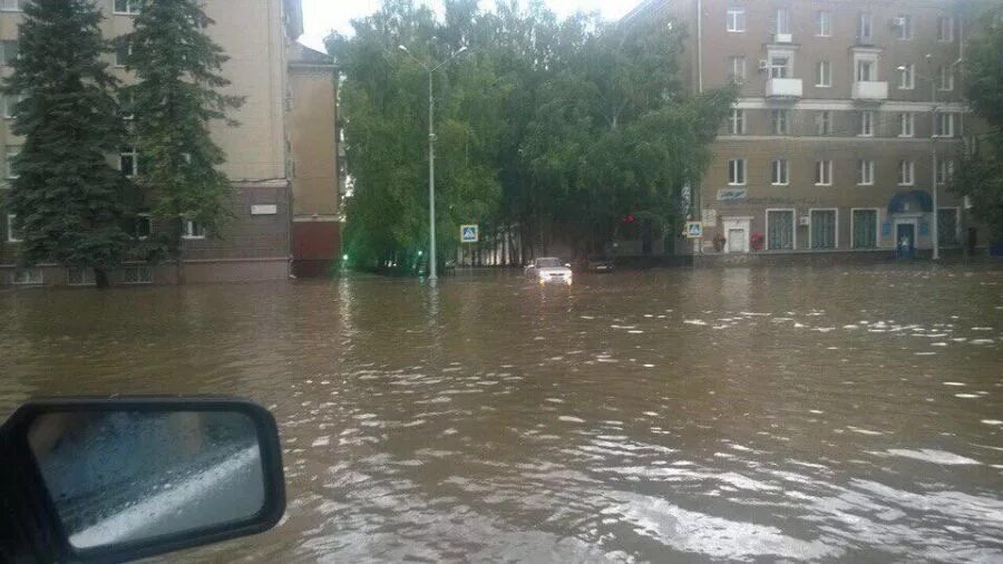 Погода октябрьский сегодня по часам. Октябрьский Башкортостан потоп. Дождь в Октябрьском Башкортостан. Потоп в Октябрьске. Погода Октябрьский Башкортостан.