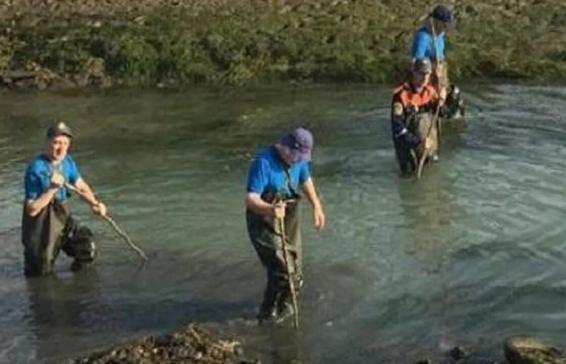 Аня пропавшая в дагестане. Утонувший мальчик Бурятия Ильинка. Поселок Сулак дети 2014. Поселок Сулак Дагестан. Пойма реки Сулак.