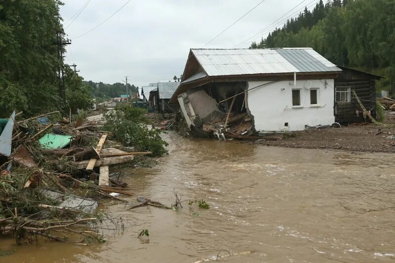 Забайкалье затопления. Потоп в геленджике 2012. Потопы 2020. Погода в июле в нижних сергах. Наводнение в хэнань.