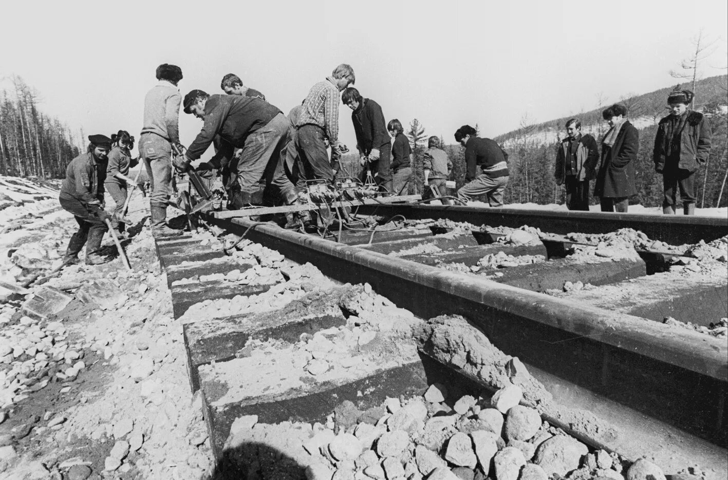 байкало-амурская магистраль стройка. памятник бам. бама 3 сезона. байкало-амурская магистраль. бамагистраль 1974г, фото и описание.