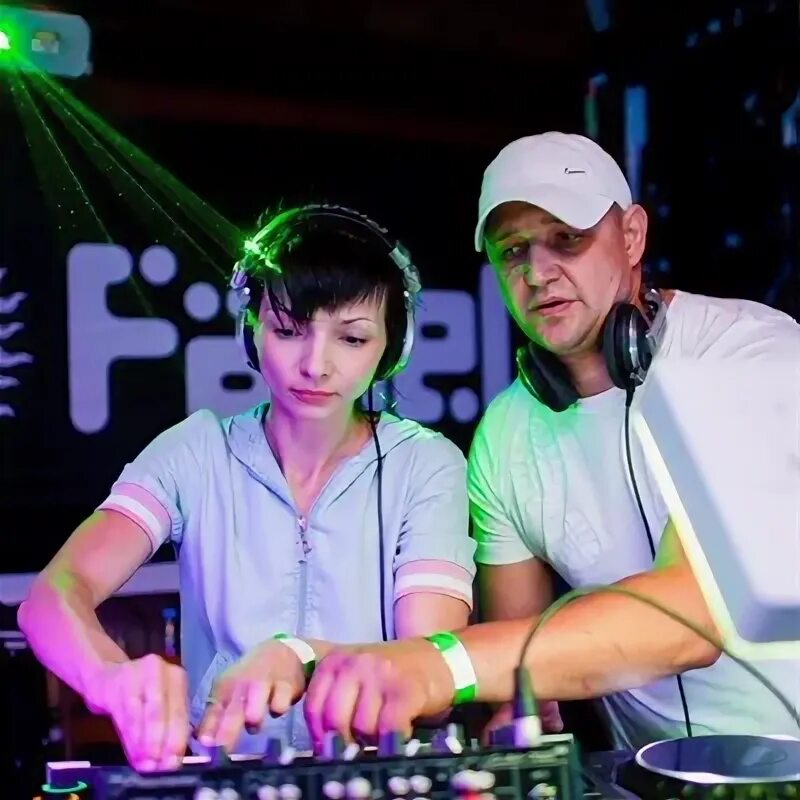 Самбука концерты видео. Dj hohol. dj хохол и самбука фотографии.