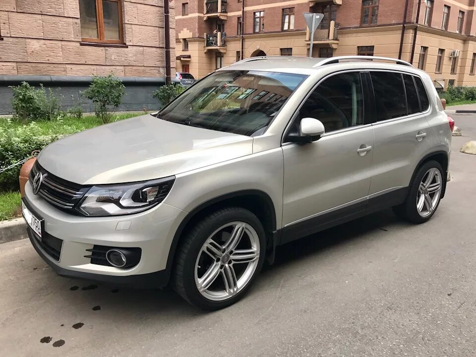 VW Tiguan 1 r18. Tiguan 1 r19. VW Tiguan 2 r19. Колеса Volkswagen Tiguan 2012. Колеса тигуан купить