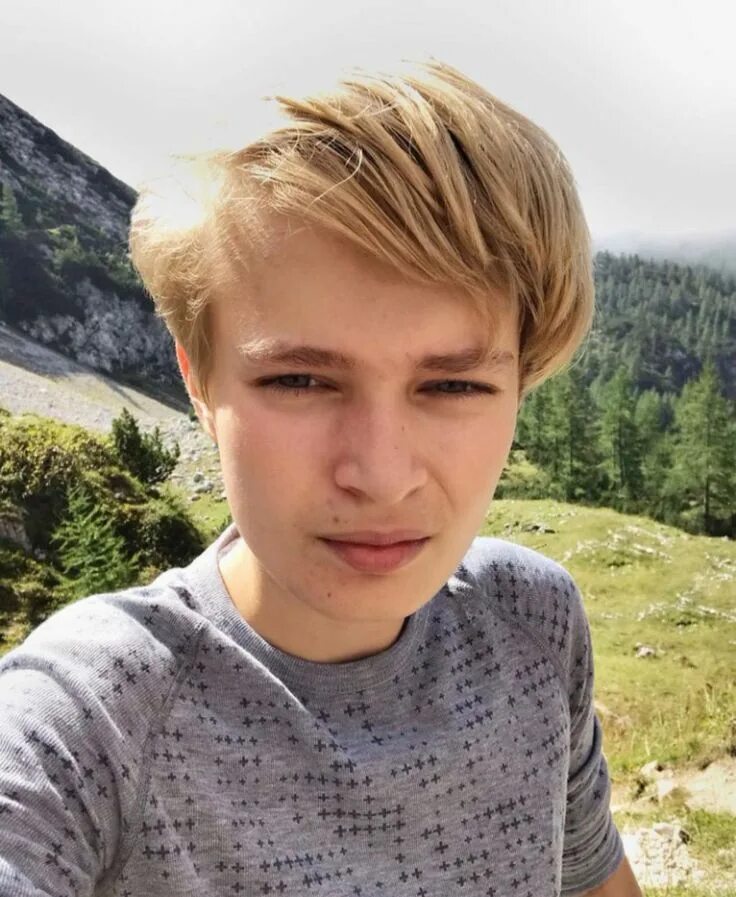 Команда эдисона перца. Эда серкан и кираз. Блоггеры вместе фото. Элисон и наркоманы петровичи. Томчик эдисон.