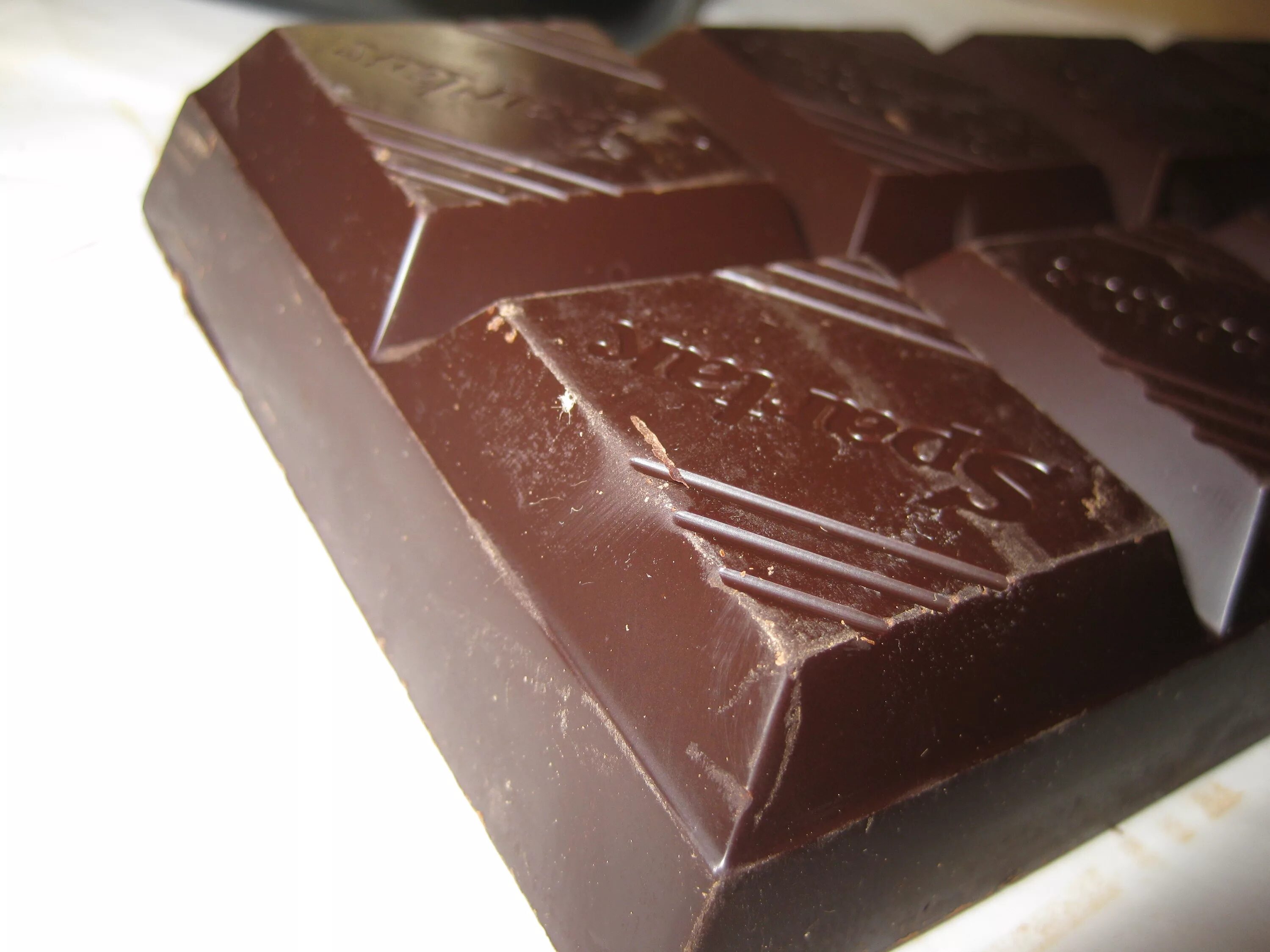 Шоколад бол. Большой шоколад. Большая плитка шоколада. Огромная шоколадная плитка. Огромная плитка шоколада.