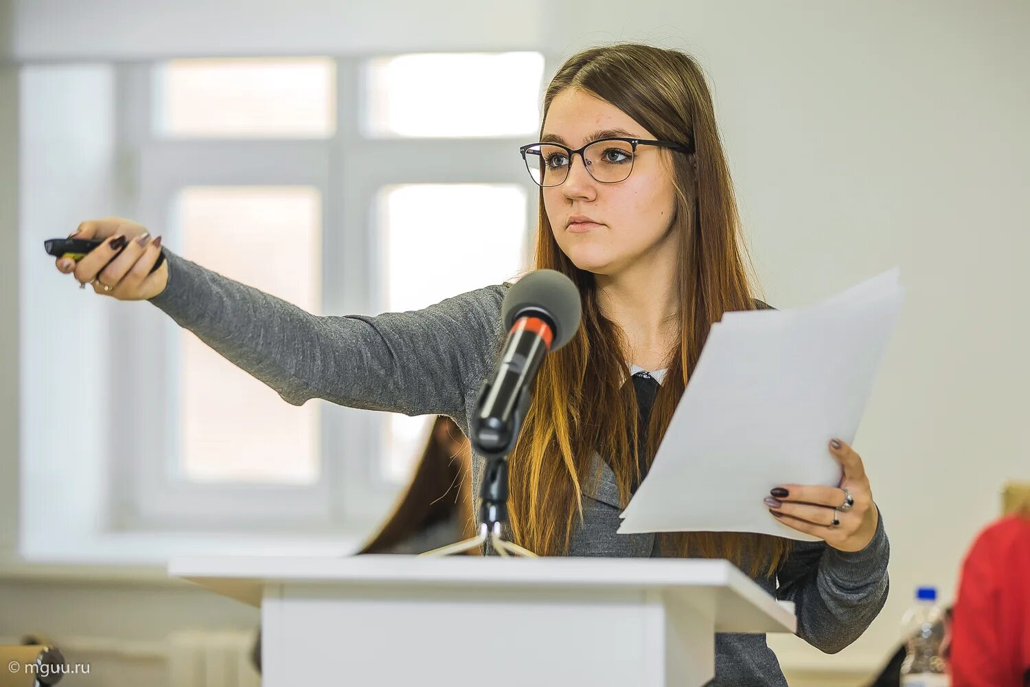 Students conference. Выступление студентов. Публичное выступление студента. Выступление подростка. Конференция студентов.