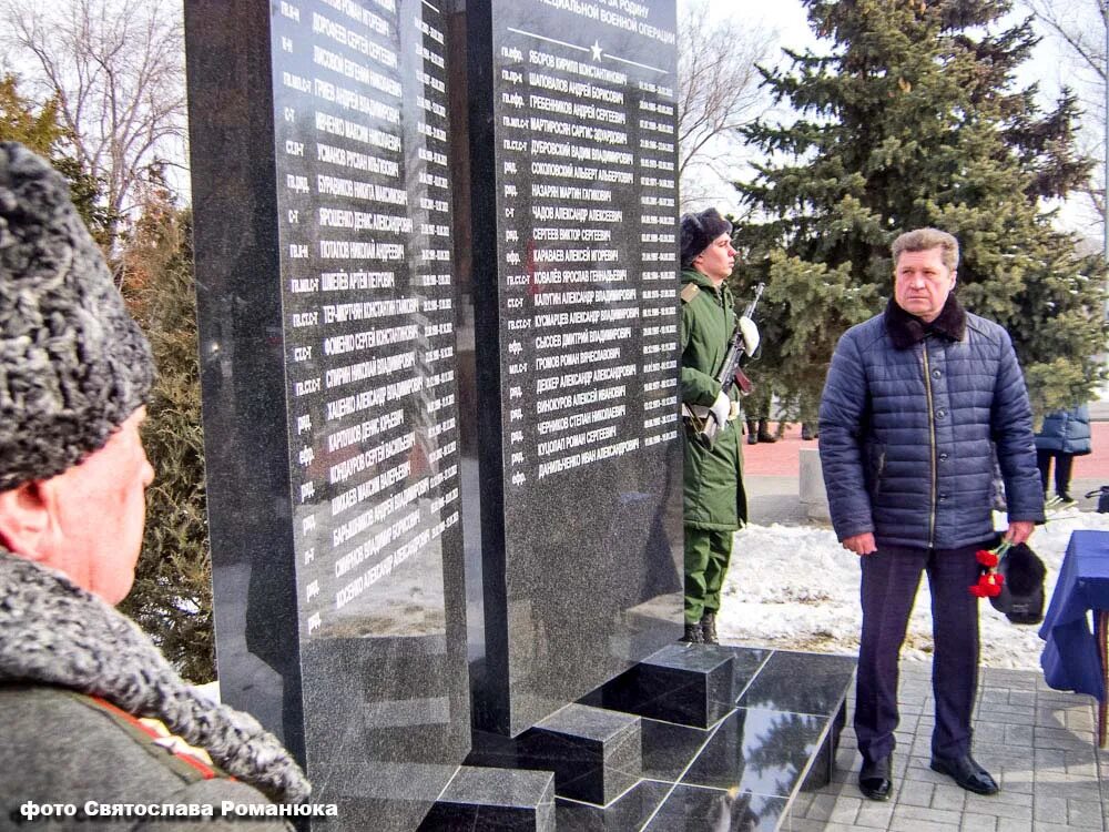 Кладбище украинских солдат. Памятник погибшим в сво в Камышине. Мобилизованные камышане.