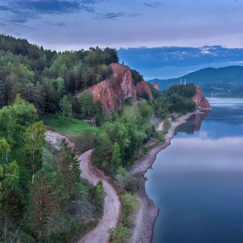 Красивая природа. Озеро светлое ергаки. Хребет ергаки озеро светлое. Горное озеро в долине реки тоенки, красноярский край. Парк ергаки красноярский край.