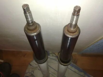 Шток передней стойки