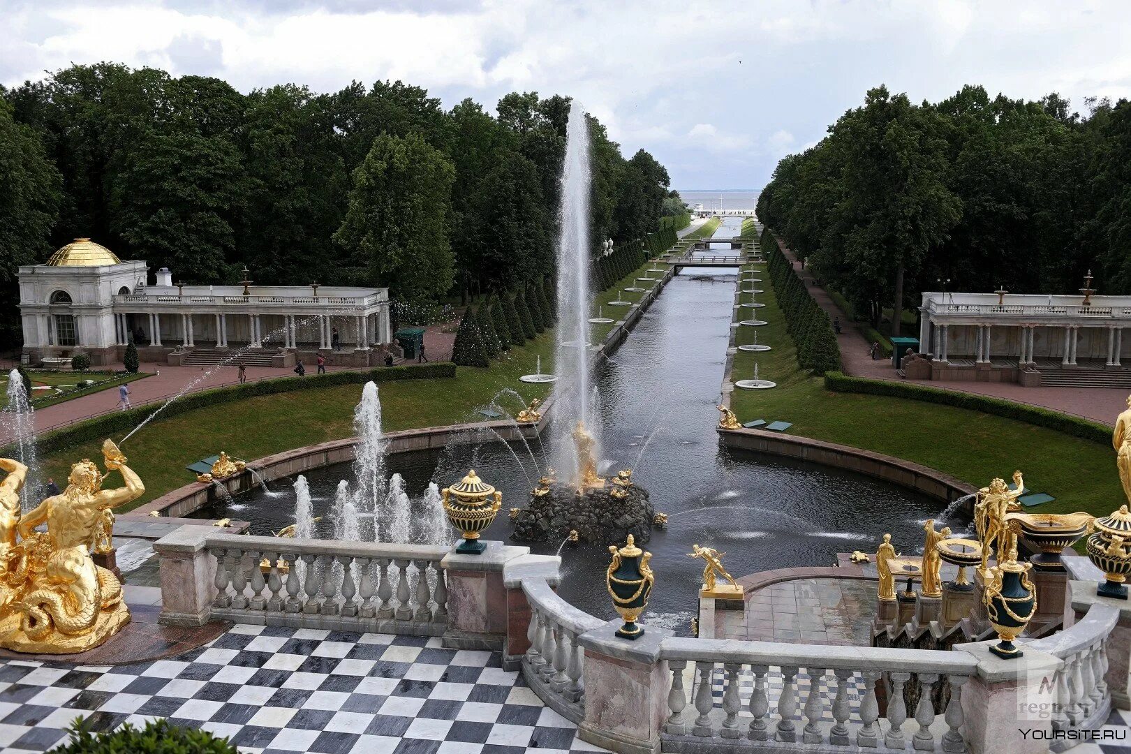 Петергоф парк достопримечательности. Петергоф (дворцово-парковый ансамбль). музей-заповедник «петергоф» фонтаны. петергоф музей заповедник парк. петродворец в петергофе фонтаны.