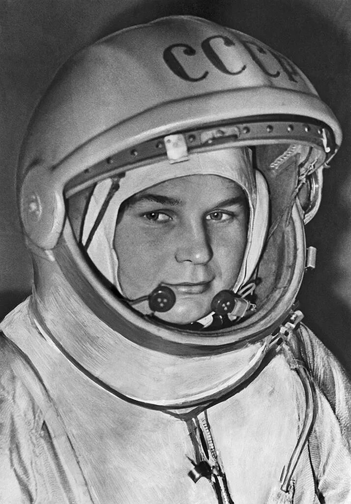16 июня первая женщина космонавт 1963. Терешкова космонавт.