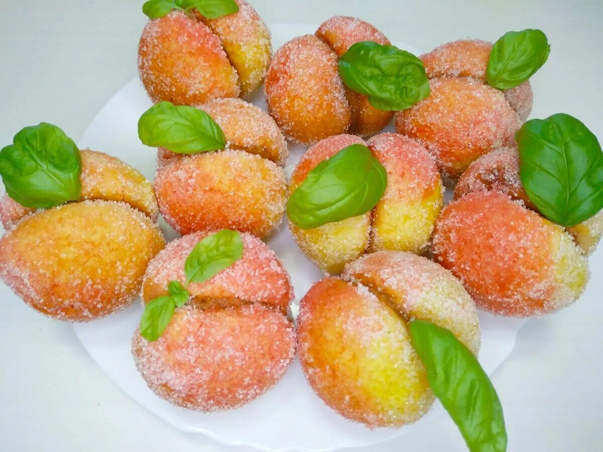 персиковые сладости. сахарные персики. персиковые пирожные. печенье персики. сахарные персики.