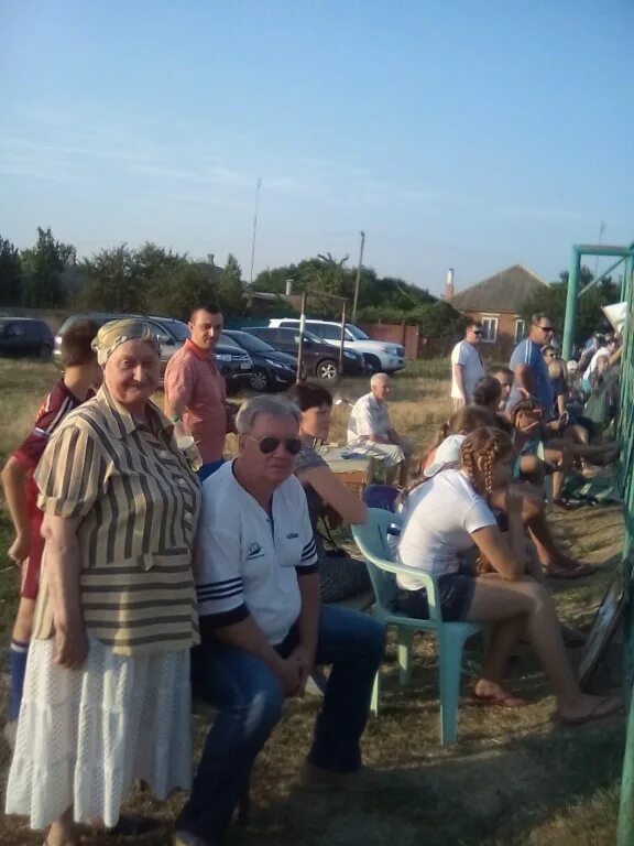 Кафе абсолют греческие роты. Расписание 117 автобуса таганрог греческие. Сквер западный таганрог. Греческие роты таганрог. 12.