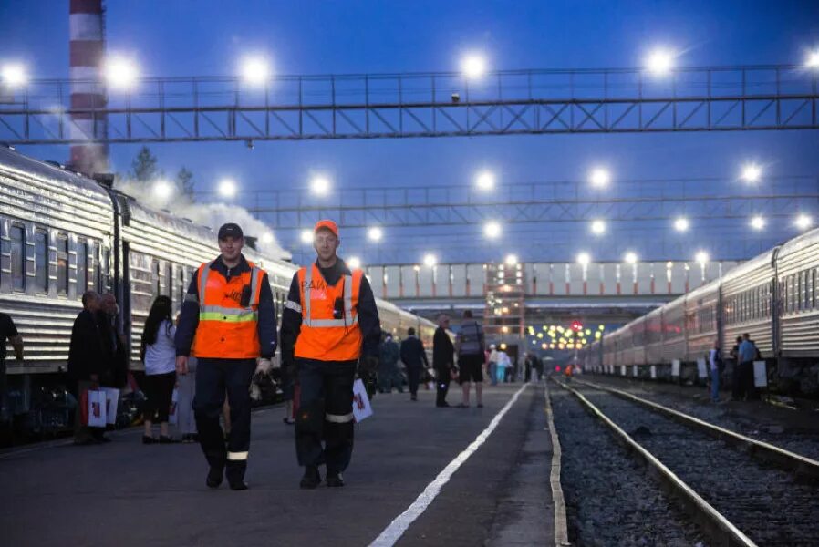 сигналист девушка. поездной диспетчер днц. работник железной дороги. поездной диспетчер днц. маневровый диспетчер ржд.