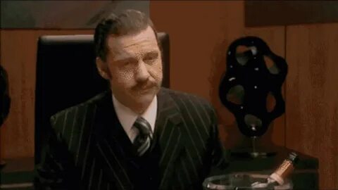 Вышел с нее