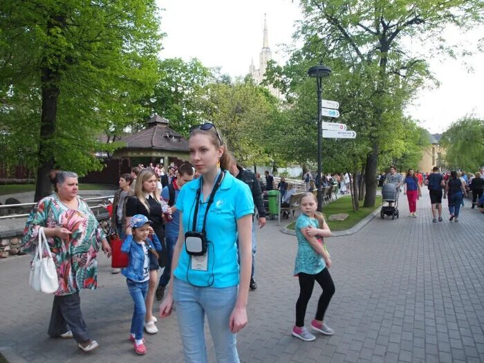 Зоопарк москва в ноябре. В зоопарке волонтерство. Волонтеры в зоопарке москвы. Фото евгении федотовой сотруднице московского зоопарка. Волонтёры в зоопарк саранск.
