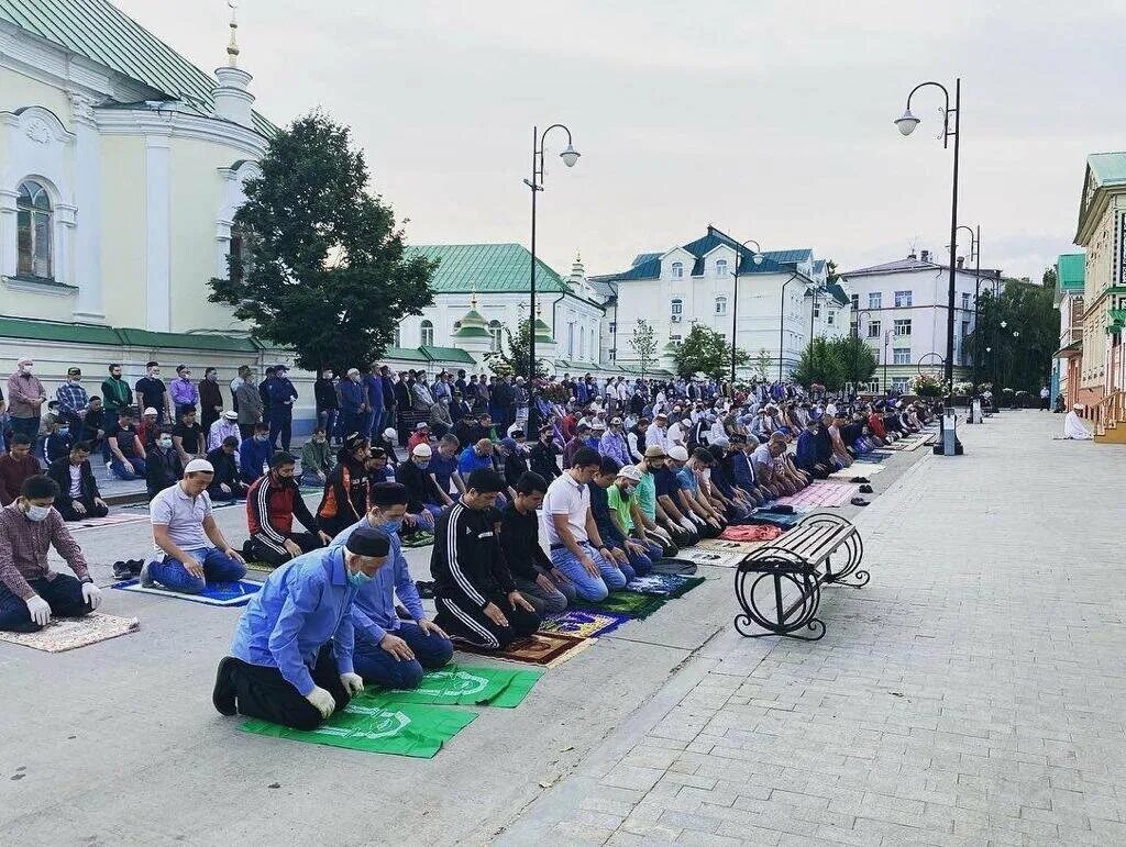 Галеевская мечеть Курбан байрам. Курбан байрам 2021 Зеленодольск. Курбан байрам Казань. Курбан-байрам в карани.