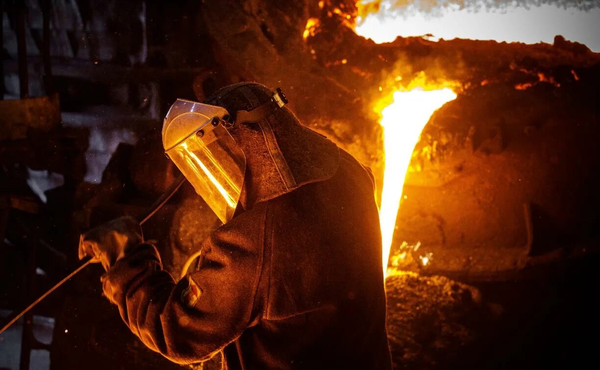 Профессия металлург для детей. Металлургия какие профессии. Профессия металлург для дошкольников. Металлургия какие профессии. Металлургия какие профессии.