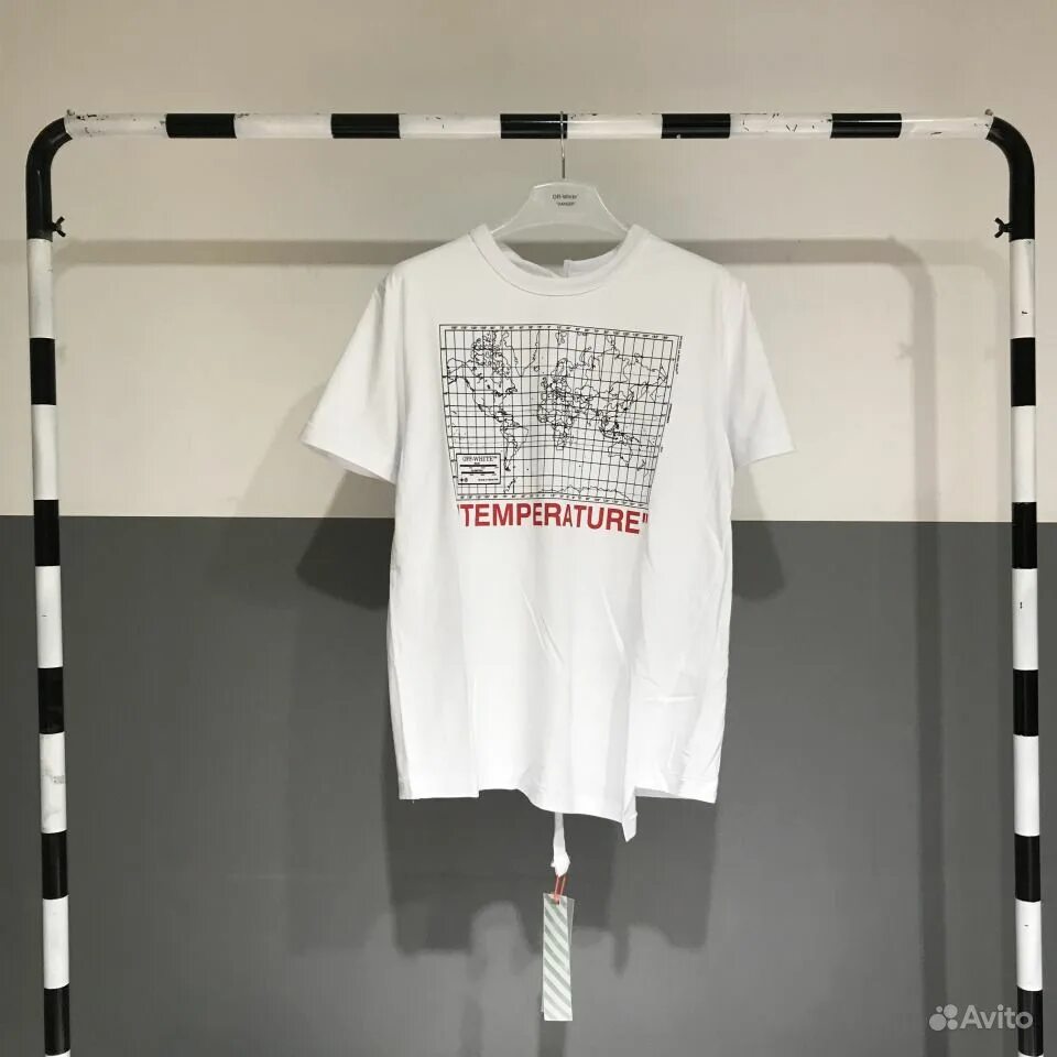 Off white оригинал. Бирки на футболках off white. оригинальная бирка off white футболка. футболки calliope мужские. офф вайт оригинал.