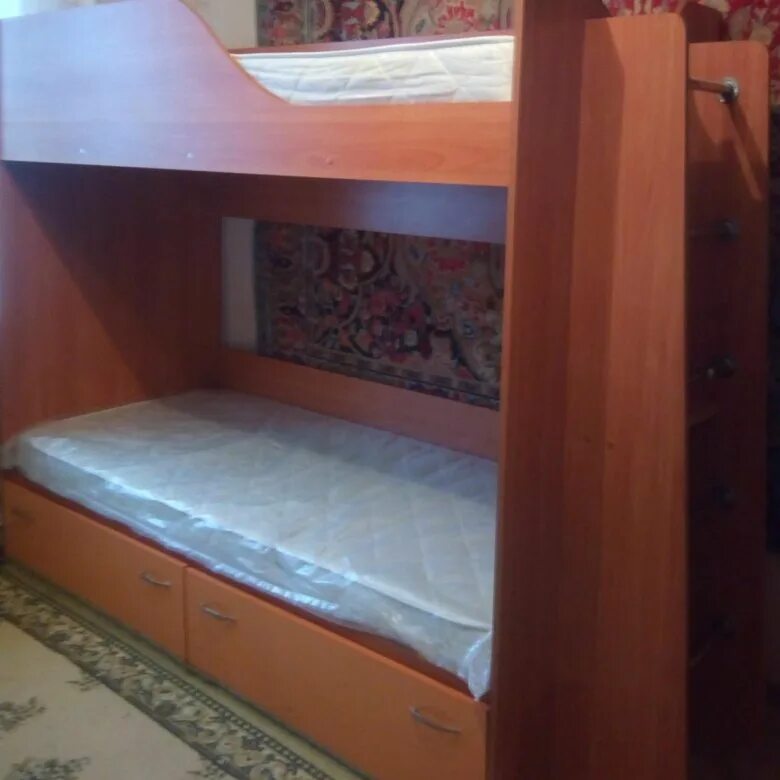 двухъярусная кровать б/у. двухъярусная кровать лотос. детская кровать черная. односпальные кровати вместе. кроватка детская трансформер с маятником на авито новые.