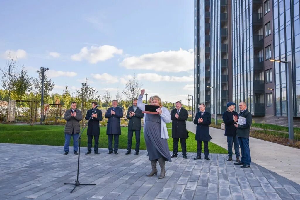 День новое девяткино. ЖК Галактика новое Девяткино. Праздник вручение ключей жилой комплекс. ЖК Галактика СПБ дольщики. ЖК Галактика Самара двор.