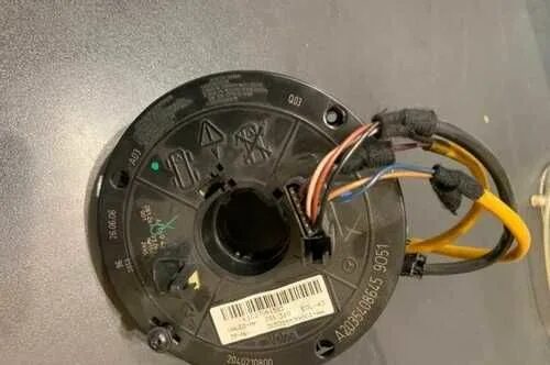 Mercedes cla датчик положения руля. W203 датчик положения руля. Подрулевая кассета это. Датчик положения руля w204. Датчик угла поворота рулевого колеса w203.