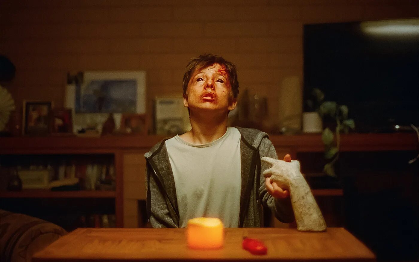 Песня кукушка текст. Два, три, демон, приди! фильм 2022 кадры. Коллектив фильм 2023. Раз два три демон приди сюжет. Песня кукушки.