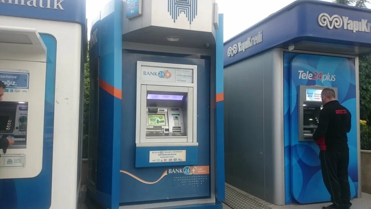 банкоматы в аэропорту анталии. банкоматы в турции. банкоматы в турции без комиссии. аэропорт анталии турция банкоматы. терминал оплаты русский стандарт.