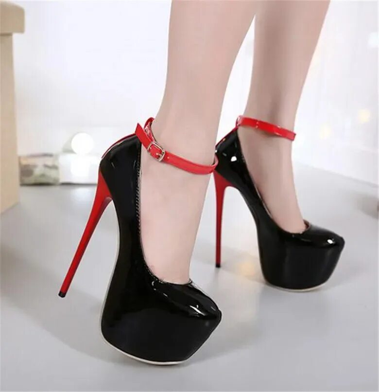 Туфли на высоком каблуке. Туфли на шпильке. Туфли черные. Туфли на высоком каблуке. Туфли нандо музи.